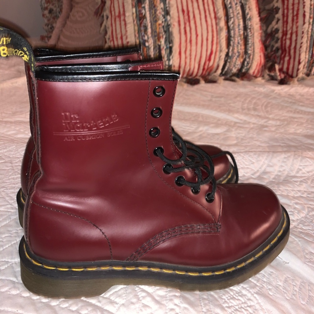 MAROON DR MARTENS